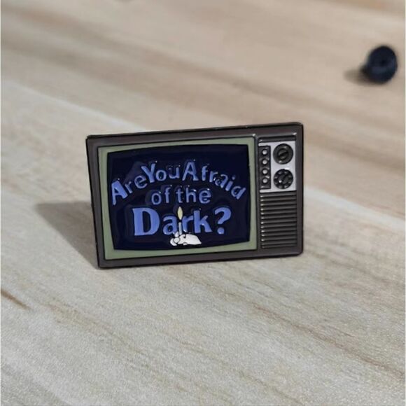 Are you afraid of the dark enamel pin - Picture 1 of 3